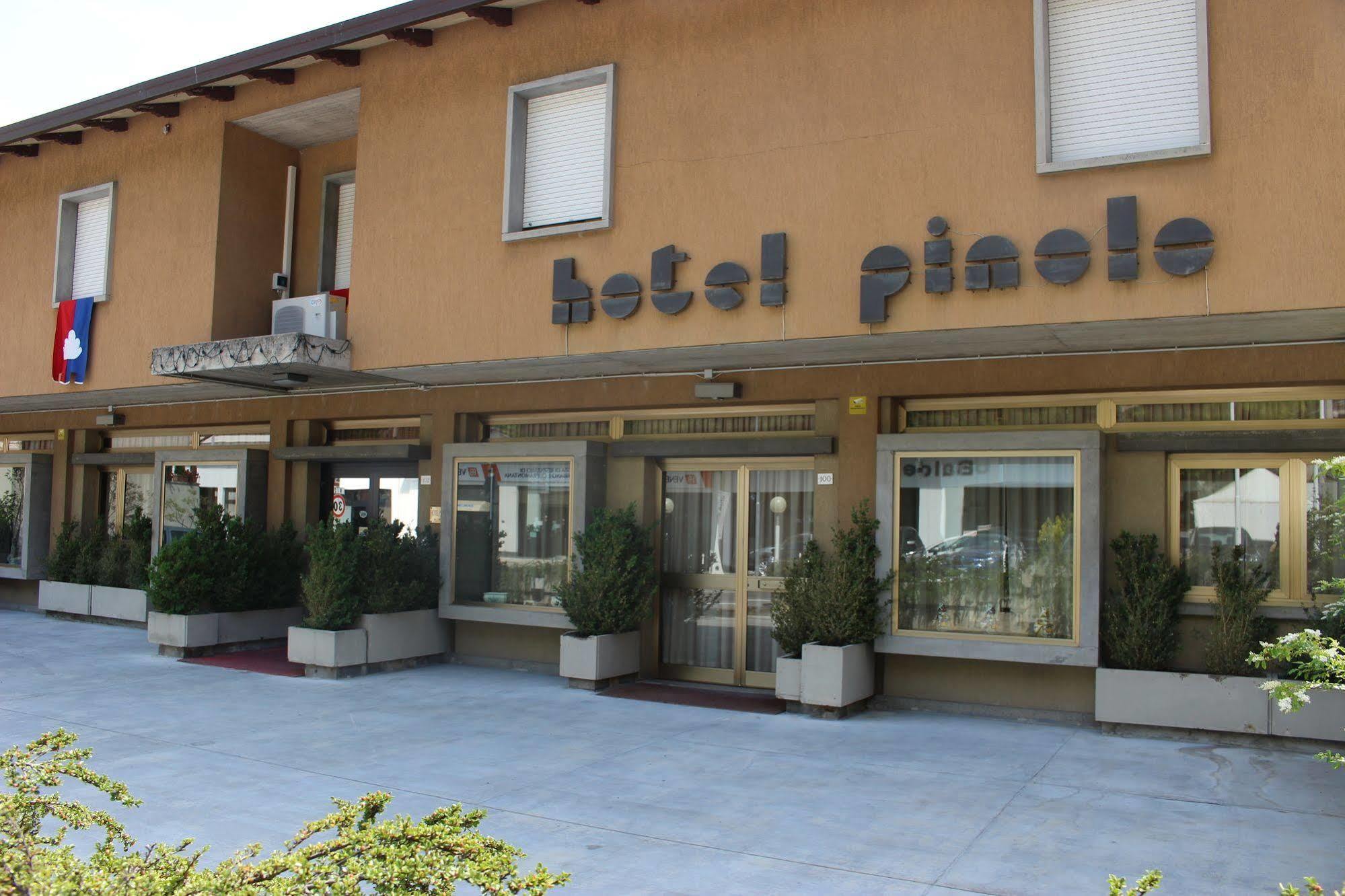 Hotel Pinolo Gubbio Exterior foto
