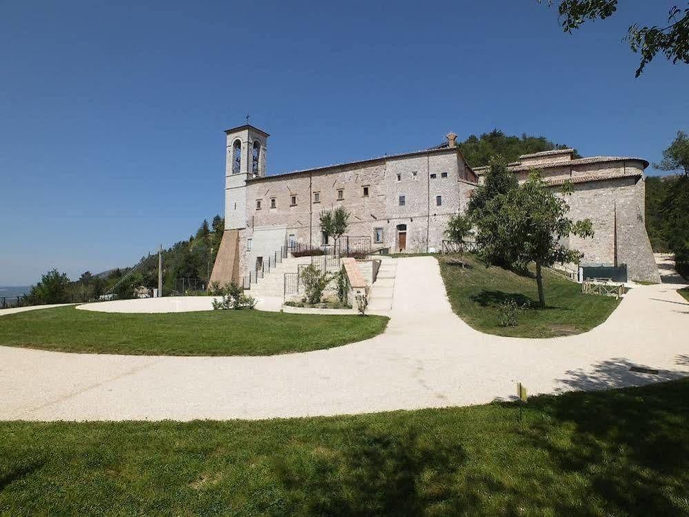 Hotel Pinolo Gubbio Exterior foto